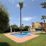 Ideal Pool Hmwy Holiday home *